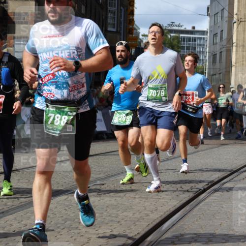 13.09.2026 - 21. swb-Marathon Bremen Strokosch-Dieckow http://msf.ph/oto/10352023 13.09.2026 13:29:42 Ziel 132, 303, 596, 651, 1083, 1365, 1387, 1545, 1823, 2023, 2076, 2301, 2742, 2867, 2957, 3258, 3721, 3796, 3846, 3912, 4541, 5036, 5244, 5599, 6030, 6103, 6499, 6690, 7013, 7149, 7361, 7426, 7631, 7649, 7860, 8007, 8009, 8066, 8099, 8277, 8338, 8675, 8831, 9249, 9889, 10128, 109, 454, 716, 1073, 1173, 1205, 1759, 1848, 1861, 3320, 3618, 3667, 3908, 4115, 4524, 4575, 6127, 6725, 7093, 8267, 8612, 8771, 8899, 9049, 9534 meine-sportfotos.de