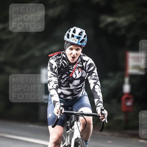 13.09.2026 - Stadtparktriathlon H.Heesch http://msf.ph/oto/10352026 13.09.2026 11:06:11 Radfahren 376, 582, 665, 687, 696 meine-sportfotos.de