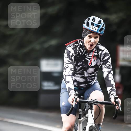 13.09.2026 - Stadtparktriathlon H.Heesch http://msf.ph/oto/10352029 13.09.2026 11:06:11 Radfahren 376, 582, 665, 687, 696 meine-sportfotos.de