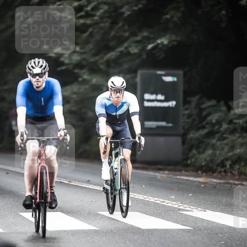 13.09.2026 - Stadtparktriathlon H.Heesch http://msf.ph/oto/10352033 13.09.2026 11:06:12 Radfahren 376, 564, 582, 665, 687, 696 meine-sportfotos.de