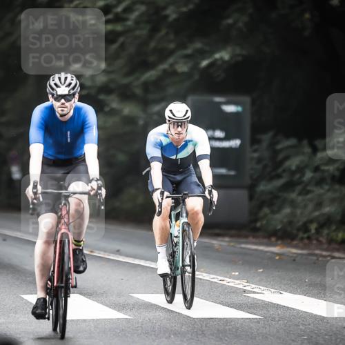 13.09.2026 - Stadtparktriathlon H.Heesch http://msf.ph/oto/10352039 13.09.2026 11:06:12 Radfahren 376, 564, 582, 665, 687, 696 meine-sportfotos.de