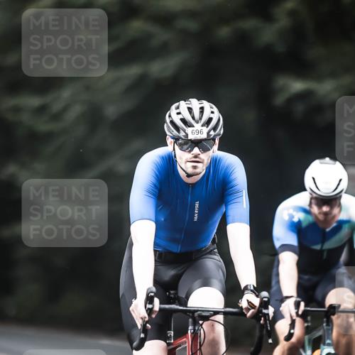 13.09.2026 - Stadtparktriathlon H.Heesch http://msf.ph/oto/10352054 13.09.2026 11:06:13 Radfahren 376, 427, 564, 582, 665, 687, 696 meine-sportfotos.de