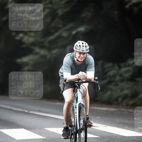 13.09.2026 - Stadtparktriathlon H.Heesch http://msf.ph/oto/10352061 13.09.2026 11:06:14 Radfahren 376, 427, 564, 582, 665, 687, 696 meine-sportfotos.de