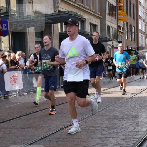 13.09.2026 - 21. swb-Marathon Bremen Strokosch-Dieckow http://msf.ph/oto/10352063 13.09.2026 13:32:24 Ziel 1437, 1687, 2292, 2293, 2611, 2638, 2992, 3354, 3429, 3878, 3895, 3902, 4233, 4323, 4380, 4862, 5009, 5398, 5581, 5657, 6583, 6593, 6718, 6760, 6786, 7016, 7173, 7466, 7758, 7990, 8344, 8367, 8506, 8957, 9175, 13164, 13232, 13234, 287, 1369, 2310, 2910, 3402, 3429, 3441, 3650, 3922, 4057, 4263, 4471, 4566, 4655, 4797, 4835, 5281, 5628, 6258, 6475, 6518, 7182, 7818, 9394, 13182 meine-sportfotos.de