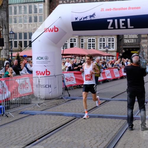 13.09.2026 - 21. swb-Marathon Bremen Tim E. http://msf.ph/oto/10352066 13.09.2026 12:33:14 Ziel 822 meine-sportfotos.de