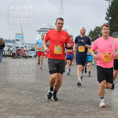 13.09.2026 - Kiel Lauf Andreas Tolksdorf http://msf.ph/oto/10352084 13.09.2026 09:56:21 Kiellinie 6536, 9567, 119, 9867, 1969 meine-sportfotos.de