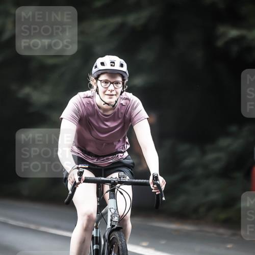 13.09.2026 - Stadtparktriathlon H.Heesch http://msf.ph/oto/10352105 13.09.2026 11:06:19 Radfahren 427, 544, 564, 665, 687, 696 meine-sportfotos.de