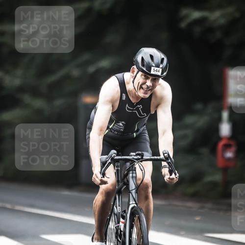 13.09.2026 - Stadtparktriathlon H.Heesch http://msf.ph/oto/10352151 13.09.2026 11:06:23 Radfahren 427, 544, 564, 632 meine-sportfotos.de