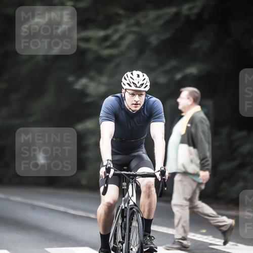 13.09.2026 - Stadtparktriathlon H.Heesch http://msf.ph/oto/10352174 13.09.2026 11:06:27 Radfahren 544, 632 meine-sportfotos.de