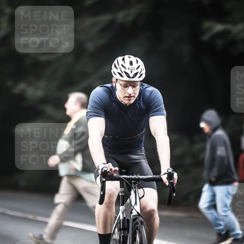 13.09.2026 - Stadtparktriathlon H.Heesch http://msf.ph/oto/10352195 13.09.2026 11:06:27 Radfahren 544, 632 meine-sportfotos.de