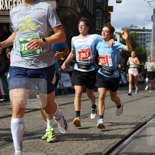 13.09.2026 - 21. swb-Marathon Bremen Strokosch-Dieckow http://msf.ph/oto/10352201 13.09.2026 13:29:43 Ziel 132, 303, 596, 651, 1083, 1365, 1387, 1545, 1823, 2023, 2076, 2301, 2742, 2867, 2957, 3258, 3721, 3796, 3846, 3912, 4541, 5036, 5244, 5599, 6030, 6103, 6499, 6690, 7013, 7149, 7361, 7426, 7631, 7649, 7860, 8007, 8009, 8066, 8099, 8277, 8338, 8675, 8831, 9249, 9889, 10128, 109, 454, 716, 1073, 1173, 1205, 1759, 1848, 1861, 3320, 3618, 3667, 3908, 4115, 4524, 4575, 5631, 6127, 6725, 7093, 8267, 8612, 8771, 8899, 9049 meine-sportfotos.de