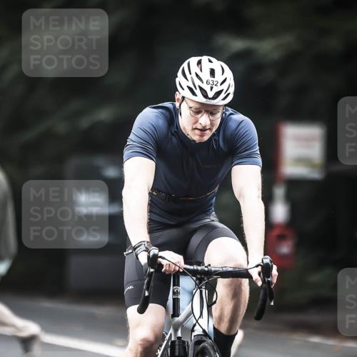 13.09.2026 - Stadtparktriathlon H.Heesch http://msf.ph/oto/10352207 13.09.2026 11:06:28 Radfahren 544, 632 meine-sportfotos.de
