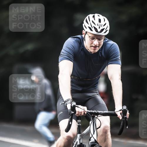 13.09.2026 - Stadtparktriathlon H.Heesch http://msf.ph/oto/10352212 13.09.2026 11:06:28 Radfahren 544, 632 meine-sportfotos.de
