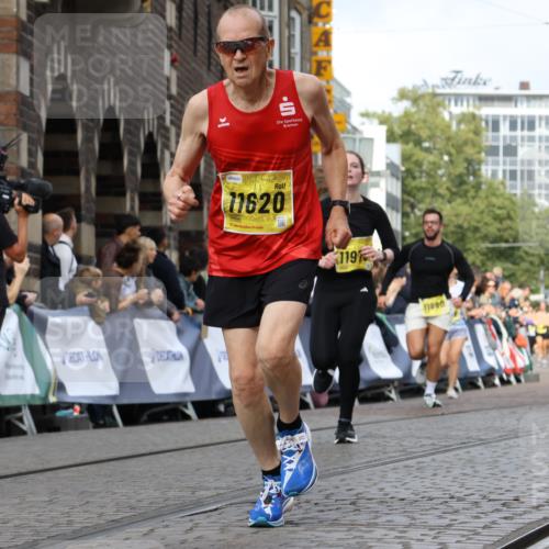 13.09.2026 - 21. swb-Marathon Bremen Strokosch-Dieckow http://msf.ph/oto/10352214 13.09.2026 10:55:08 Ziel 10589, 10608, 10646, 10704, 10901, 11040, 11174, 11569, 11874, 11889, 12313, 12519, 12800, 13526, 13592, 10725, 11014, 11466, 11631, 11910, 12201, 12218, 12258, 12549 meine-sportfotos.de