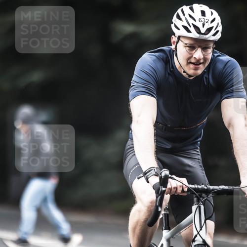 13.09.2026 - Stadtparktriathlon H.Heesch http://msf.ph/oto/10352217 13.09.2026 11:06:28 Radfahren 544, 632 meine-sportfotos.de