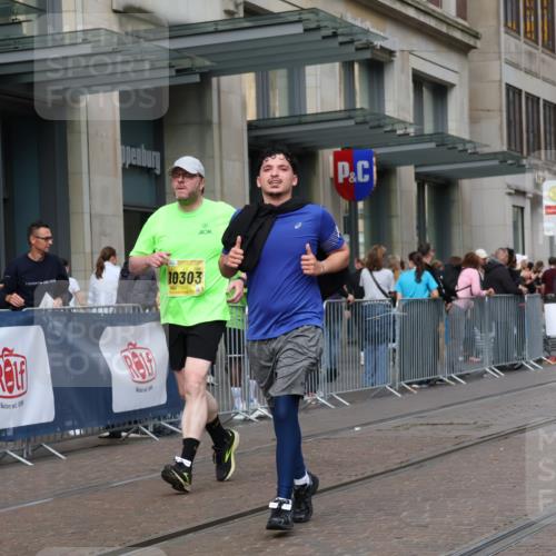 13.09.2026 - 21. swb-Marathon Bremen Strokosch-Dieckow http://msf.ph/oto/10352250 13.09.2026 11:14:16 Ziel 10303, 10395, 10396, 10519, 10705, 10722, 10784, 11041, 11097, 11098, 11140, 11173, 11186, 11363, 11408, 11703, 12100, 12112, 12431, 10395, 10396, 10402, 10491, 10586, 10799, 10854, 10880, 11027, 11233, 11535, 11864, 11902 meine-sportfotos.de