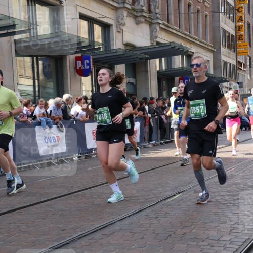 13.09.2026 - 21. swb-Marathon Bremen Strokosch-Dieckow http://msf.ph/oto/10352294 13.09.2026 13:32:29 Ziel 891, 1437, 1532, 2611, 2638, 3167, 3354, 3773, 3878, 3895, 3902, 4194, 4233, 4323, 4862, 5009, 5090, 5398, 5581, 5657, 6018, 6583, 6718, 6786, 6941, 7016, 7466, 7756, 7758, 8344, 8367, 8506, 9406, 9745, 10048, 13164, 13232, 13234, 13247, 287, 1369, 1687, 2292, 2293, 2910, 2992, 3402, 3429, 3441, 3650, 3922, 4057, 4263, 4380, 4471, 4566, 4655, 4835, 5281, 5628, 6258, 6475, 6518, 6593, 6760, 7182, 7818, 9394, 13182 meine-sportfotos.de