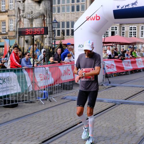 13.09.2026 - 21. swb-Marathon Bremen Tim E. http://msf.ph/oto/10352304 13.09.2026 12:34:49 Ziel 917, 1154, 1190, 1997 meine-sportfotos.de