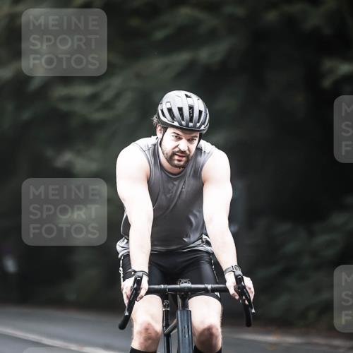 13.09.2026 - Stadtparktriathlon H.Heesch http://msf.ph/oto/10352307 13.09.2026 11:06:40 Radfahren 443, 550, 611, 614, 634, 656, 674 meine-sportfotos.de