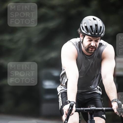 13.09.2026 - Stadtparktriathlon H.Heesch http://msf.ph/oto/10352325 13.09.2026 11:06:40 Radfahren 443, 550, 611, 614, 634, 656, 674 meine-sportfotos.de