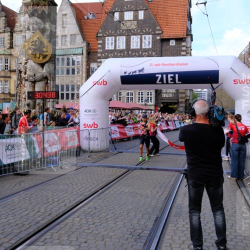 13.09.2026 - 21. swb-Marathon Bremen Tim E. http://msf.ph/oto/10352361 13.09.2026 12:35:27 Ziel 1028 meine-sportfotos.de