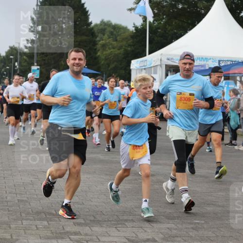 13.09.2026 - Kiel Lauf Andreas Tolksdorf http://msf.ph/oto/10352370 13.09.2026 09:56:31 Kiellinie 4535, 715, 4443, 444, 39, 8305, 39, 7636 meine-sportfotos.de