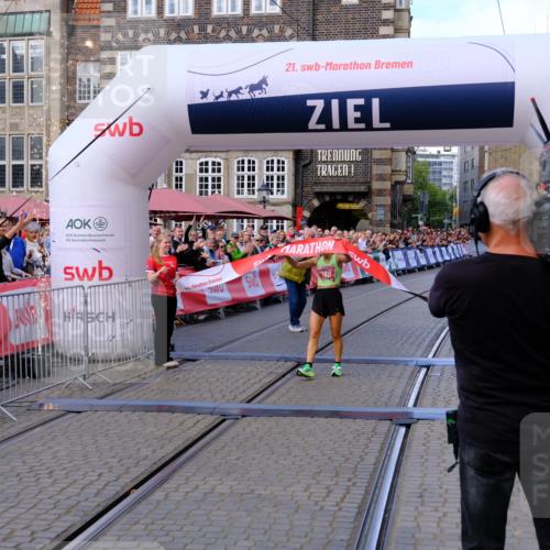 13.09.2026 - 21. swb-Marathon Bremen Tim E. http://msf.ph/oto/10352373 13.09.2026 12:35:31 Ziel 1028 meine-sportfotos.de