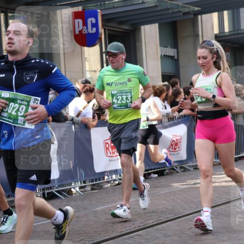 13.09.2026 - 21. swb-Marathon Bremen Strokosch-Dieckow http://msf.ph/oto/10352385 13.09.2026 13:32:30 Ziel 891, 1437, 1532, 2611, 2638, 3167, 3354, 3773, 3878, 3895, 3902, 4194, 4233, 4323, 4862, 5009, 5090, 5398, 5581, 5657, 5706, 6018, 6583, 6718, 6786, 6941, 7016, 7466, 7756, 7758, 8344, 8367, 8506, 9406, 9745, 9829, 10048, 13164, 13232, 13234, 13247, 287, 1369, 1687, 2292, 2293, 2910, 2992, 3402, 3429, 3441, 3650, 3878, 3922, 4057, 4263, 4380, 4471, 4566, 4655, 4835, 5281, 5628, 6258, 6475, 6518, 6593, 6760, 7182, 7818, 9394, 13182 meine-sportfotos.de
