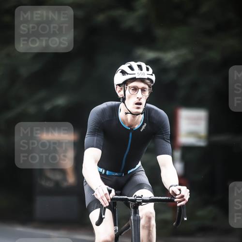 13.09.2026 - Stadtparktriathlon H.Heesch http://msf.ph/oto/10352389 13.09.2026 11:06:47 Radfahren 394, 443, 490, 550, 641 meine-sportfotos.de