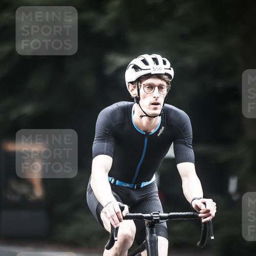 13.09.2026 - Stadtparktriathlon H.Heesch http://msf.ph/oto/10352392 13.09.2026 11:06:47 Radfahren 394, 443, 490, 550, 641 meine-sportfotos.de