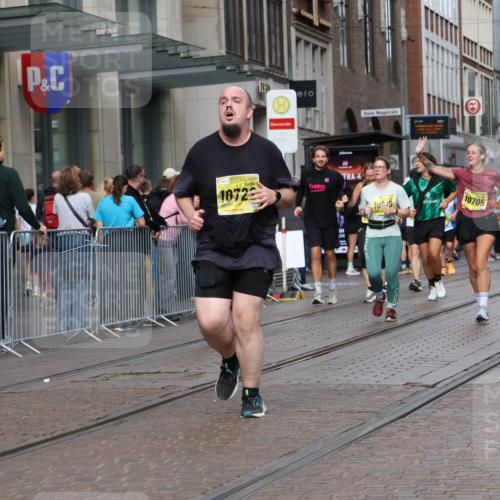 13.09.2026 - 21. swb-Marathon Bremen Strokosch-Dieckow http://msf.ph/oto/10352407 13.09.2026 11:14:24 Ziel 10519, 10557, 10705, 10722, 10776, 10805, 11085, 11097, 11098, 11186, 11288, 11408, 11645, 11876, 12112, 12191, 12193, 10303, 10395, 10396, 10402, 10586, 10722, 10784, 10854, 11027, 11041, 11140, 11173, 11233, 11363, 11535, 11703, 11864, 11902, 12100, 12431 meine-sportfotos.de