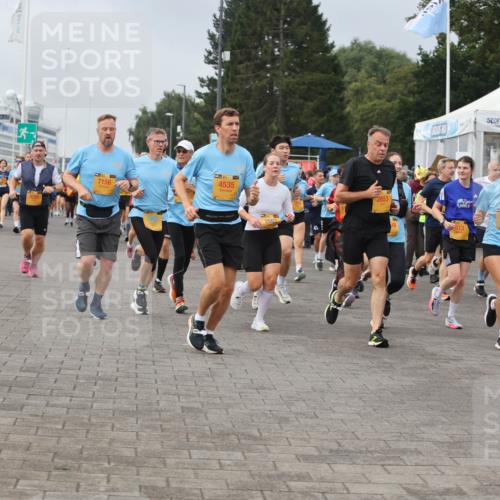 13.09.2026 - Kiel Lauf Andreas Tolksdorf http://msf.ph/oto/10352418 13.09.2026 09:56:32 Kiellinie 8203, 4535, 7156, 2653, 3134, 973, 11164, 5972 meine-sportfotos.de