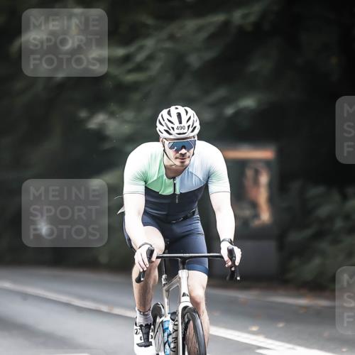 13.09.2026 - Stadtparktriathlon H.Heesch http://msf.ph/oto/10352420 13.09.2026 11:06:50 Radfahren 394, 443, 490, 550, 641 meine-sportfotos.de