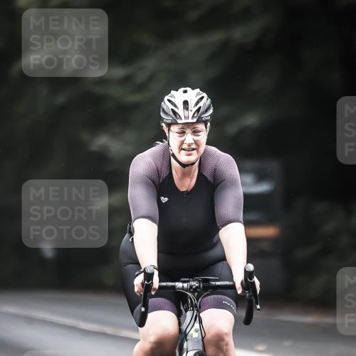 13.09.2026 - Stadtparktriathlon H.Heesch http://msf.ph/oto/10352457 13.09.2026 11:06:53 Radfahren 394, 490, 641 meine-sportfotos.de