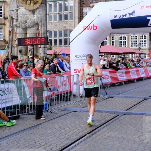 13.09.2026 - 21. swb-Marathon Bremen Tim E. http://msf.ph/oto/10352473 13.09.2026 12:35:59 Ziel 1238 meine-sportfotos.de