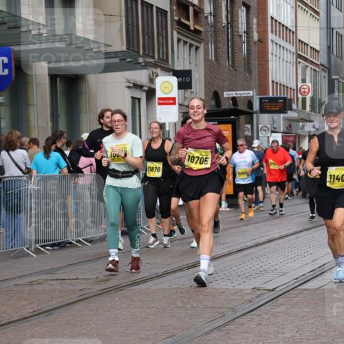 13.09.2026 - 21. swb-Marathon Bremen Strokosch-Dieckow http://msf.ph/oto/10352507 13.09.2026 11:14:27 Ziel 10271, 10519, 10557, 10705, 10752, 10776, 10805, 11085, 11097, 11098, 11186, 11288, 11408, 11645, 11673, 11876, 11974, 12191, 12193, 10303, 10395, 10396, 10402, 10586, 10722, 10784, 10854, 11041, 11140, 11173, 11233, 11363, 11535, 11703, 11864, 12100, 12112, 12431 meine-sportfotos.de