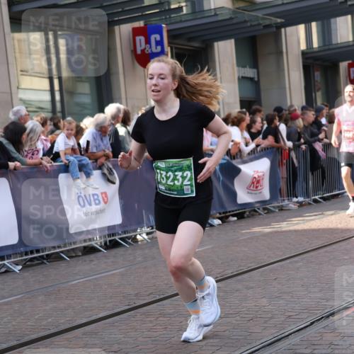 13.09.2026 - 21. swb-Marathon Bremen Strokosch-Dieckow http://msf.ph/oto/10352524 13.09.2026 13:32:34 Ziel 891, 1437, 1532, 2611, 2638, 3167, 3404, 3773, 3895, 3902, 4194, 4233, 4659, 4862, 5009, 5090, 5398, 5410, 5581, 5657, 5706, 5749, 6018, 6583, 6718, 6786, 6941, 7016, 7466, 7756, 7758, 8344, 8367, 8506, 9292, 9406, 9745, 9829, 10048, 13019, 13039, 13092, 13146, 13164, 13232, 13234, 13247, 287, 1369, 1687, 2292, 2293, 2611, 2910, 2992, 3354, 3402, 3429, 3441, 3650, 3878, 3922, 4057, 4263, 4323, 4380, 4471, 4655, 4835, 5281, 6258, 6475, 6518, 6593, 6760, 13182 meine-sportfotos.de