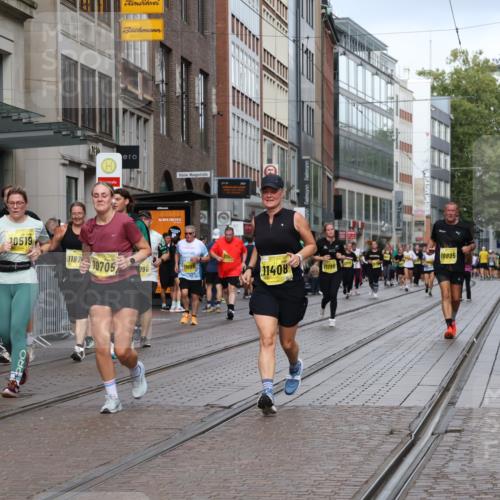 13.09.2026 - 21. swb-Marathon Bremen Strokosch-Dieckow http://msf.ph/oto/10352526 13.09.2026 11:14:27 Ziel 10271, 10519, 10557, 10705, 10752, 10776, 10805, 11085, 11097, 11098, 11186, 11288, 11408, 11645, 11673, 11876, 11974, 12191, 12193, 10303, 10395, 10396, 10402, 10586, 10722, 10784, 10854, 11041, 11140, 11173, 11233, 11363, 11535, 11703, 11864, 12100, 12112, 12431 meine-sportfotos.de