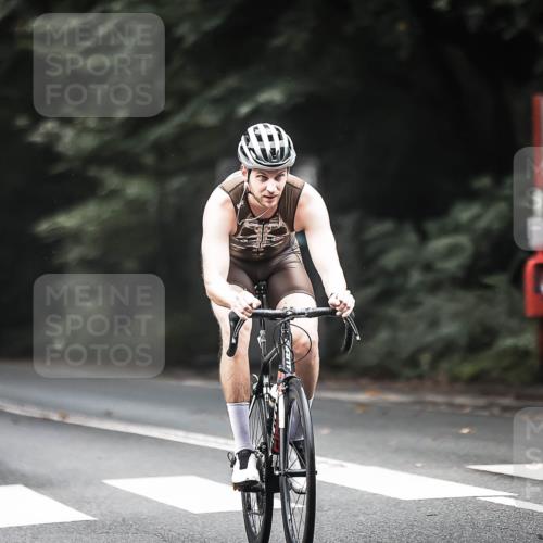 13.09.2026 - Stadtparktriathlon H.Heesch http://msf.ph/oto/10352528 13.09.2026 11:07:00 Radfahren 478, 584, 707 meine-sportfotos.de