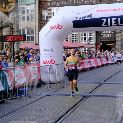 13.09.2026 - 21. swb-Marathon Bremen Tim E. http://msf.ph/oto/10352547 13.09.2026 12:36:38 Ziel  meine-sportfotos.de