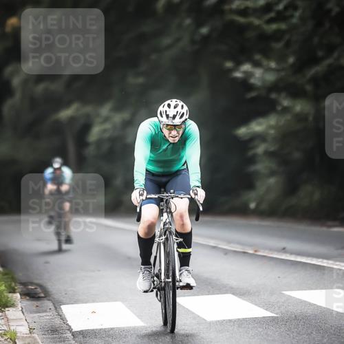 13.09.2026 - Stadtparktriathlon H.Heesch http://msf.ph/oto/10352549 13.09.2026 11:07:01 Radfahren 478, 584, 707 meine-sportfotos.de