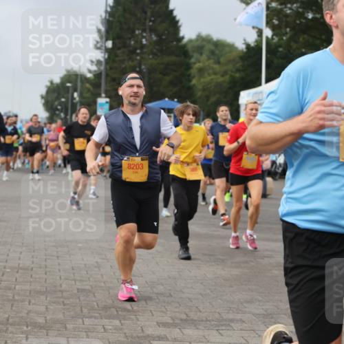 13.09.2026 - Kiel Lauf Andreas Tolksdorf http://msf.ph/oto/10352557 13.09.2026 09:56:36 Kiellinie 8203, 39, 3770 meine-sportfotos.de