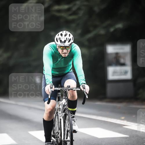 13.09.2026 - Stadtparktriathlon H.Heesch http://msf.ph/oto/10352578 13.09.2026 11:07:02 Radfahren 478, 584, 707 meine-sportfotos.de