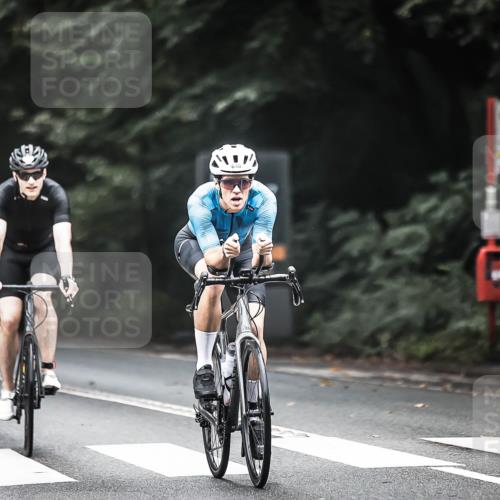 13.09.2026 - Stadtparktriathlon H.Heesch http://msf.ph/oto/10352642 13.09.2026 11:07:13 Radfahren 586, 599, 639, 646, 677 meine-sportfotos.de