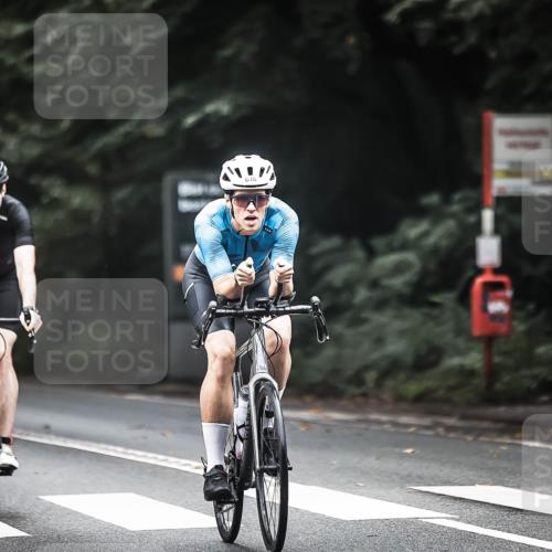 13.09.2026 - Stadtparktriathlon H.Heesch http://msf.ph/oto/10352647 13.09.2026 11:07:13 Radfahren 586, 599, 639, 646, 677 meine-sportfotos.de