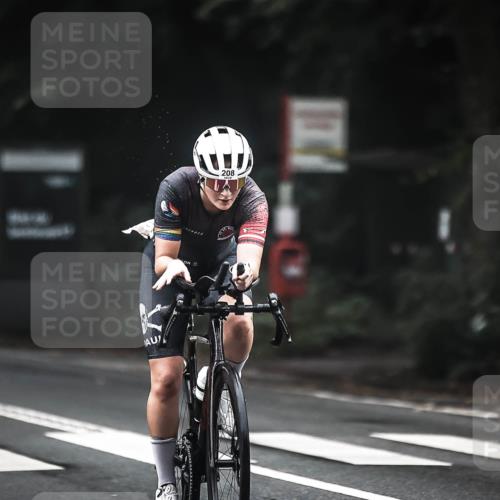 13.09.2026 - Stadtparktriathlon H.Heesch http://msf.ph/oto/10352665 13.09.2026 09:28:34 Radfahren 106, 108, 143, 158, 160, 184, 208 meine-sportfotos.de