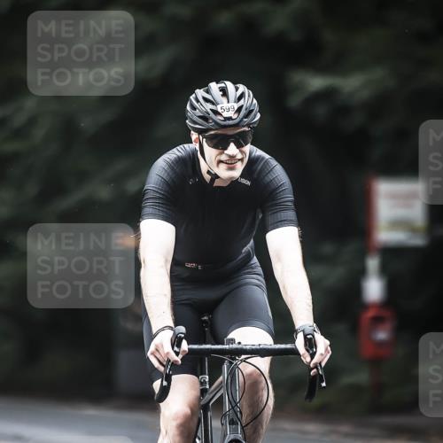 13.09.2026 - Stadtparktriathlon H.Heesch http://msf.ph/oto/10352674 13.09.2026 11:07:15 Radfahren 469, 586, 599, 639, 646, 677 meine-sportfotos.de
