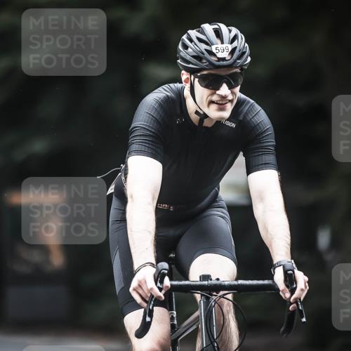 13.09.2026 - Stadtparktriathlon H.Heesch http://msf.ph/oto/10352683 13.09.2026 11:07:15 Radfahren 469, 586, 599, 639, 646, 677 meine-sportfotos.de