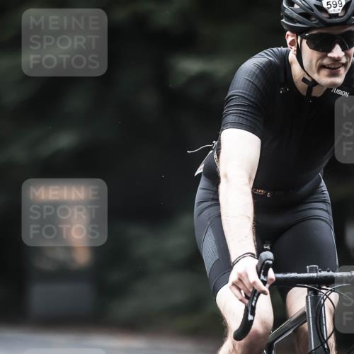 13.09.2026 - Stadtparktriathlon H.Heesch http://msf.ph/oto/10352689 13.09.2026 11:07:15 Radfahren 469, 586, 599, 639, 646, 677 meine-sportfotos.de
