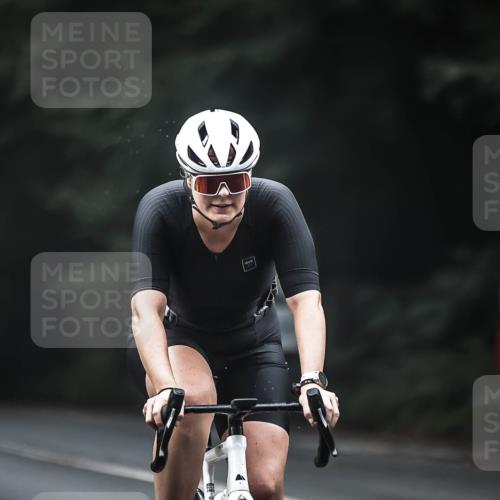 13.09.2026 - Stadtparktriathlon H.Heesch http://msf.ph/oto/10352714 13.09.2026 09:28:37 Radfahren 106, 158, 160, 184, 208 meine-sportfotos.de